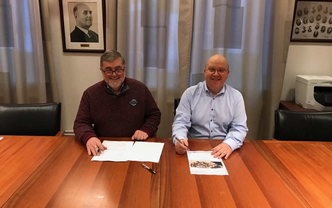 Samningur við Já-verk undirritaður