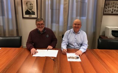 Samningur við Já-verk undirritaður