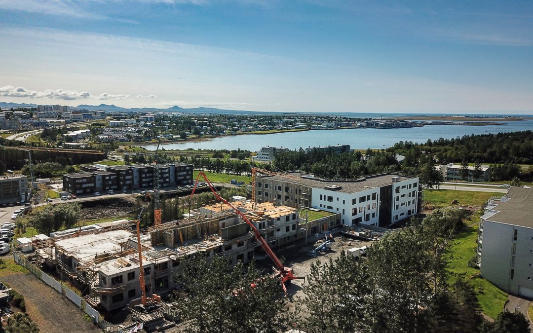 Frá framkvæmdunum við Sléttuveg