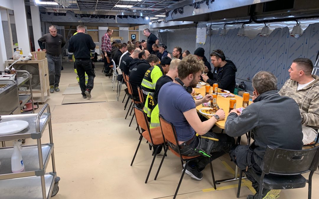 Styttist í opnun nýja eldhússins